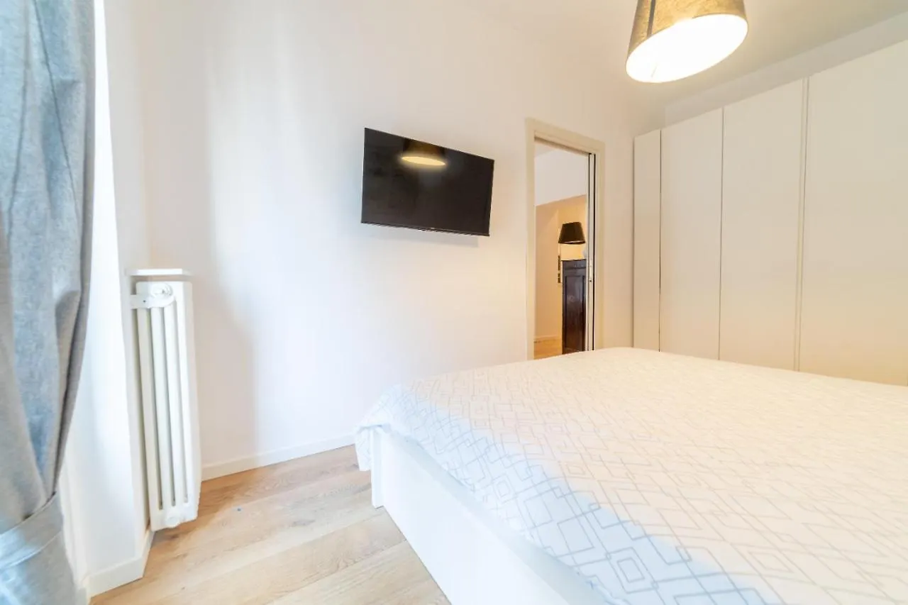 Cute Apartment In Milan